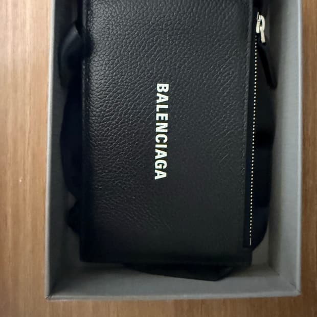 발렌시아가 카드지갑 새상품