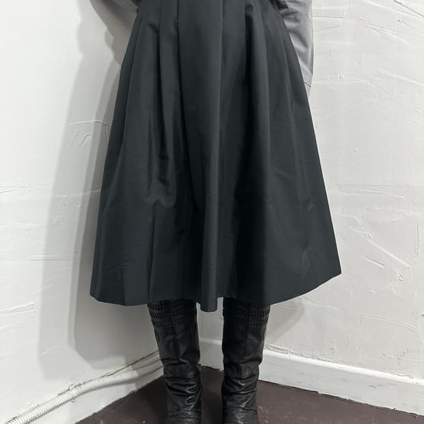 non-sens pleats midi skirt