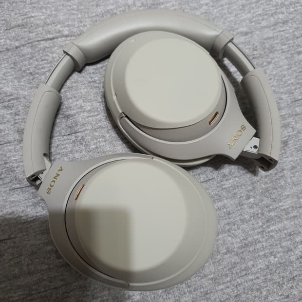 소니 WH-1000XM4 헤드폰