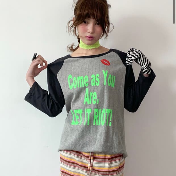 구해요) 샵페어리 아일릿 라그랑 eyelet raglan