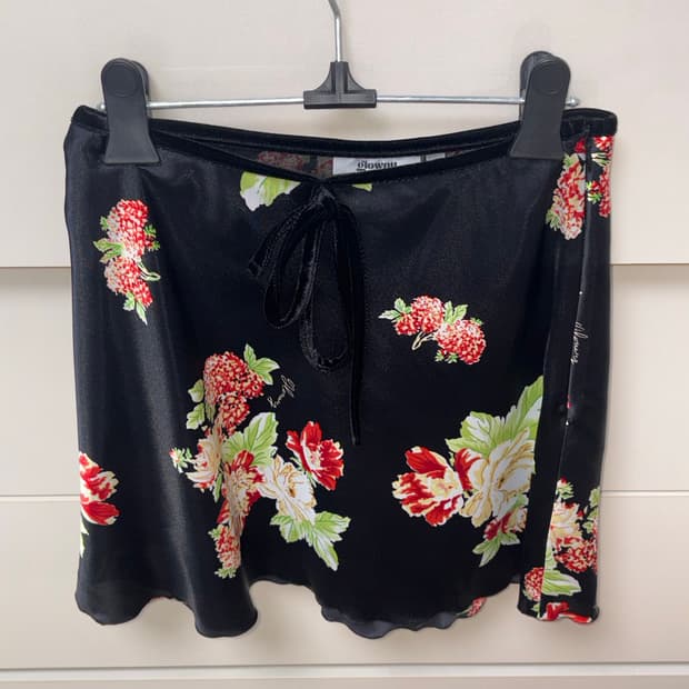 글로니 블룸 스커트