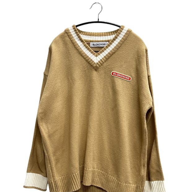 블론드나인 브이넥 니트 베이지