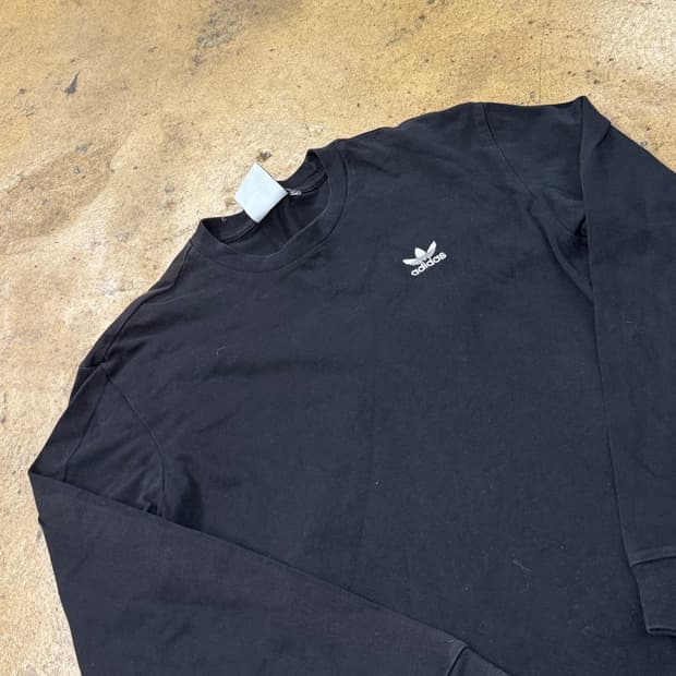 아디다스 블랙 백로고 롱슬리브리스