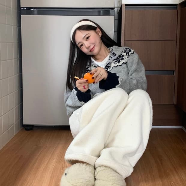 홍영기 키시닝 플리스 양털 뽀글이 조거 팬츠