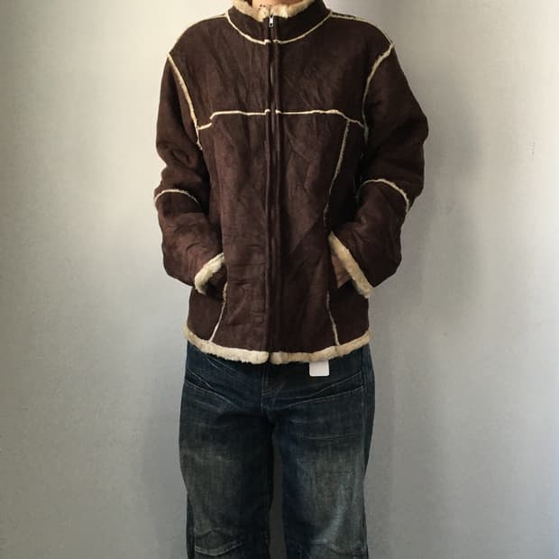 Line detail high neck fake fur mustang