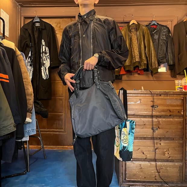 CALVIN KLEIN LEATHER STRAP TOTE BAG