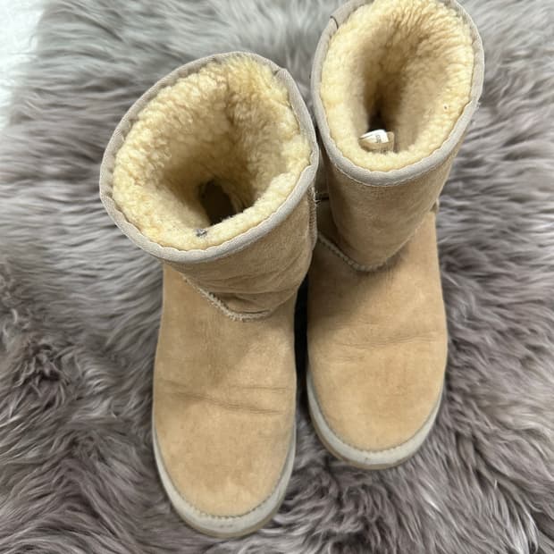 UGG AUSTRALIA 부츠