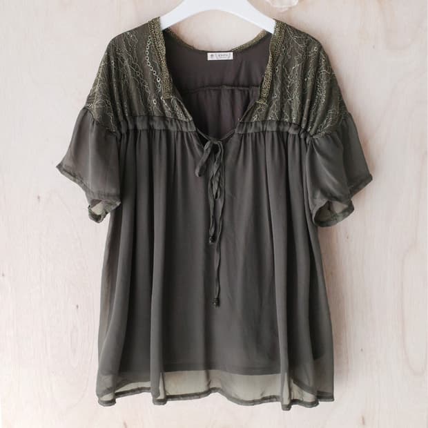 axes femme) shirring half blouse