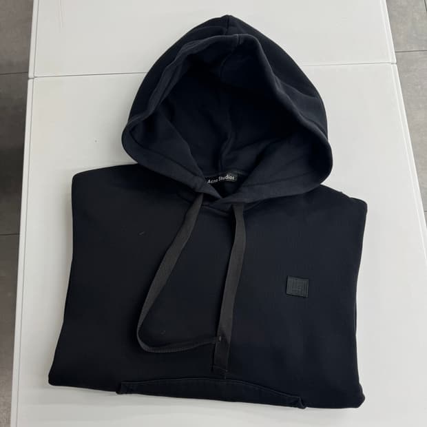 아크네스튜디오 후드티