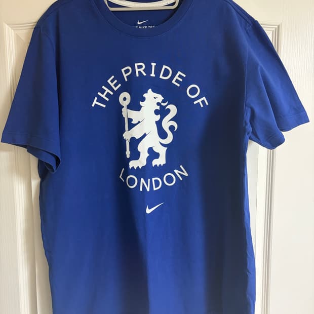 나이키 첼시 반팔 티