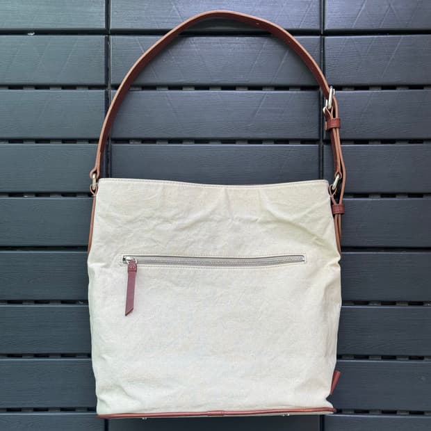 마가렛호웰 아이디어 숄더백