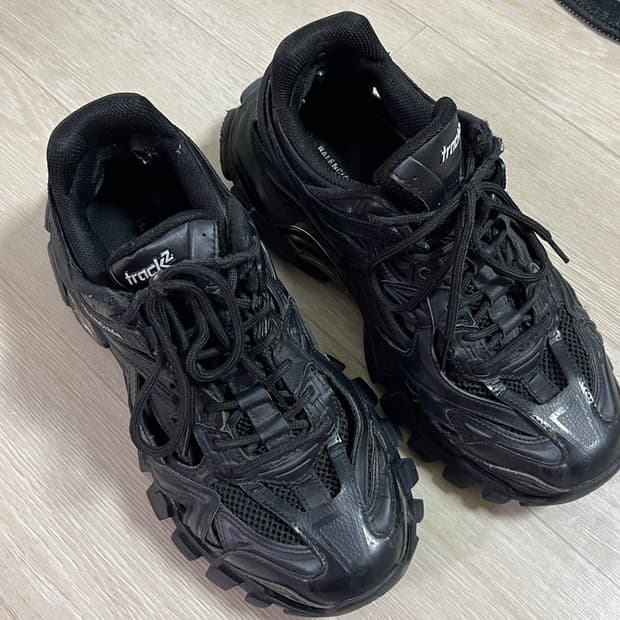 발렌시아가 트랙2 블랙