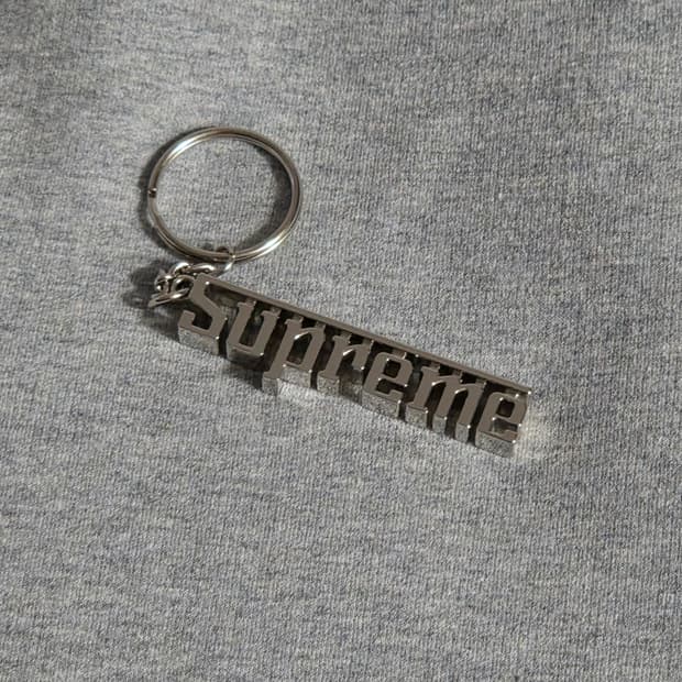 슈프림 그랑프리 키링