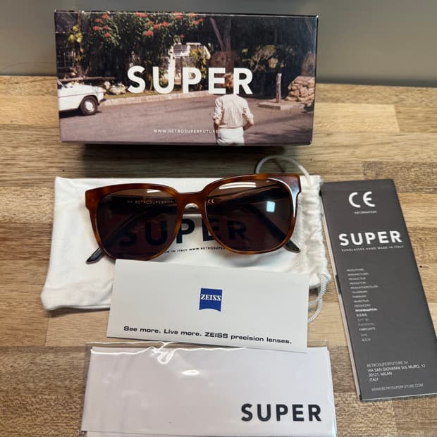 레트로수퍼퓨처(Retrosuperfuture) 선글라스