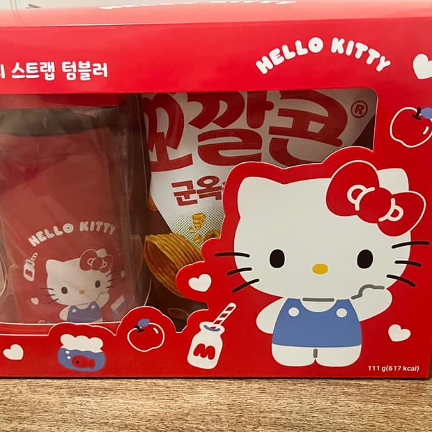 미개봉)헬로키티 세븐일레븐 스트랩 텀블러