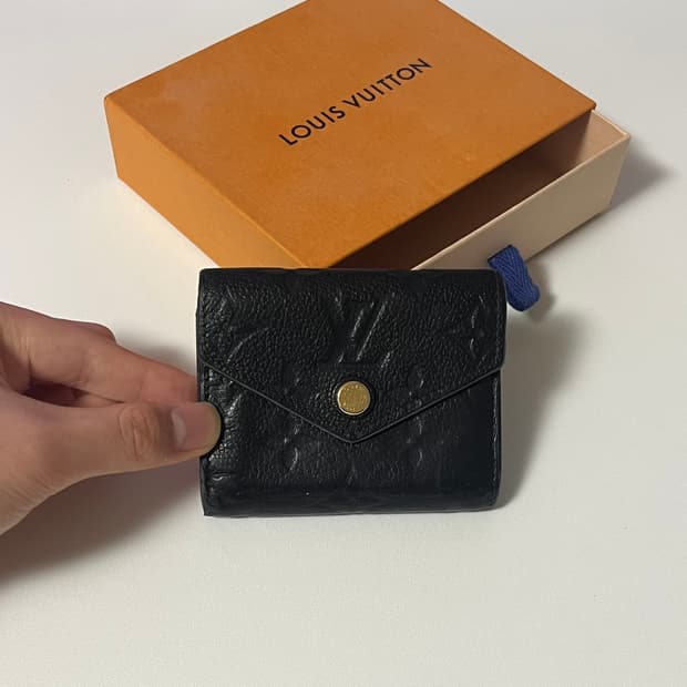 루이비통 앙프렝뜨 조에월릿 반지갑