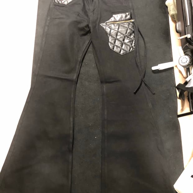 에모스탠스클럽 레더패치 플레어진(1) 묻따 21