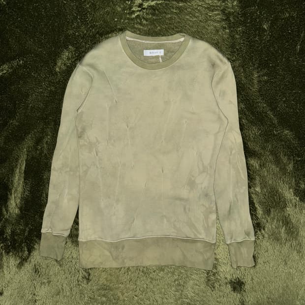 [M] SULVAM 설밤 핸드 다잉 다트 디테일 스웻셔츠 올리브