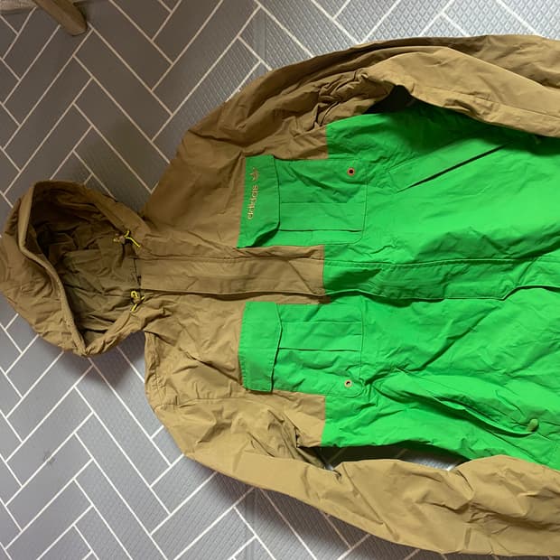 아디다스 바람막이