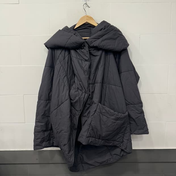 비비안웨스트우드 프로파간다 푸퍼 점퍼