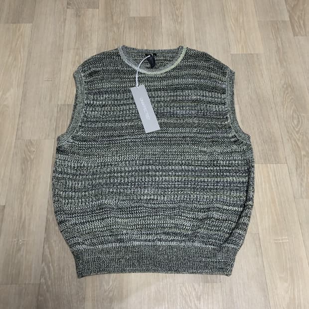 (L) 새상품 언어펙티드 UNAFFECTED 니트 베스트 라임