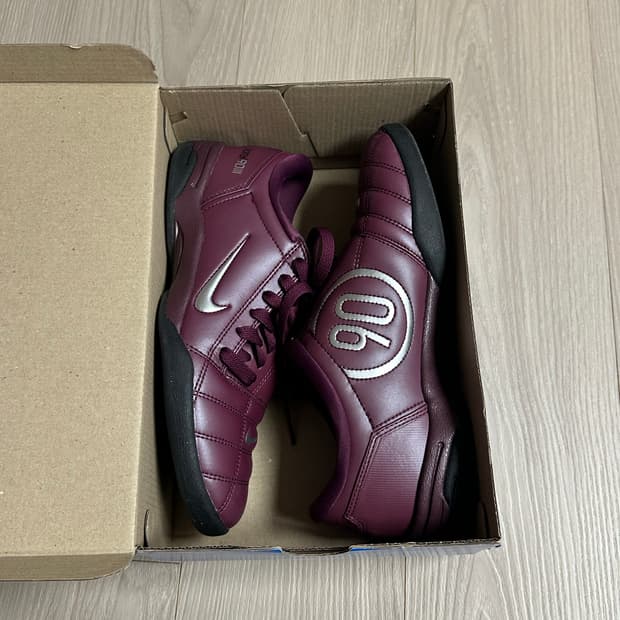 나이키 토탈 90 3 사이즈 250 (보르도)