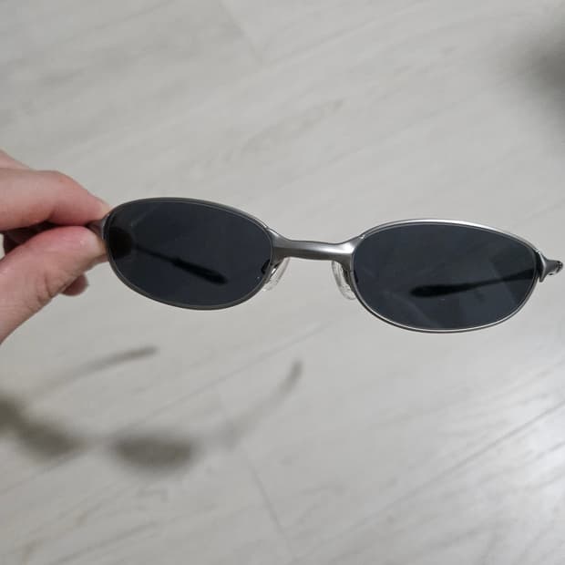 00s 오클리 e wire 2.1 이와이어