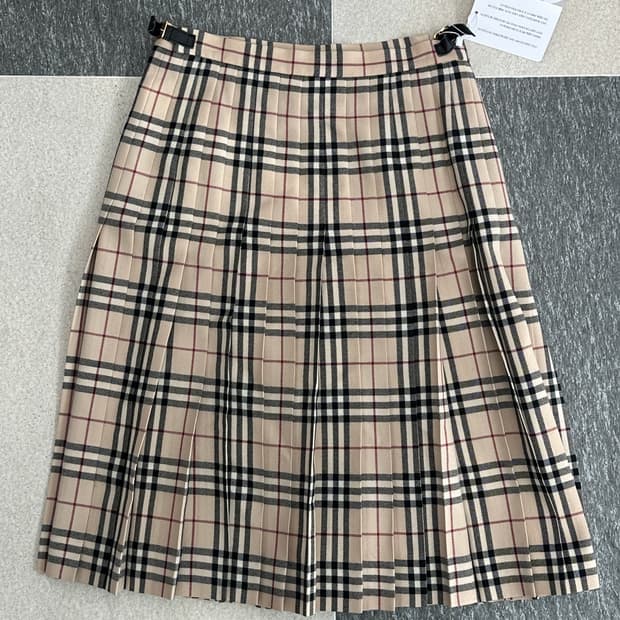 버버리 체크 버클 미디 스커트 