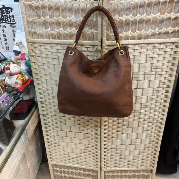 정품 프라다 비텔로 호보백 팝니다