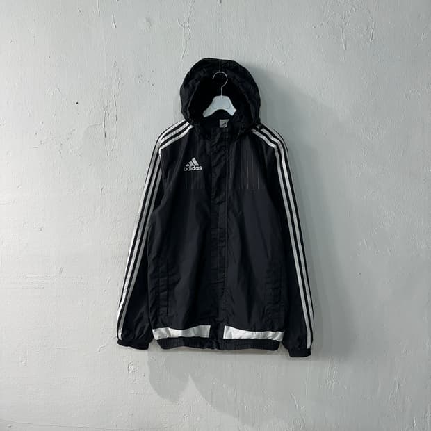 아디다스 검흰 바람막이 자켓 M