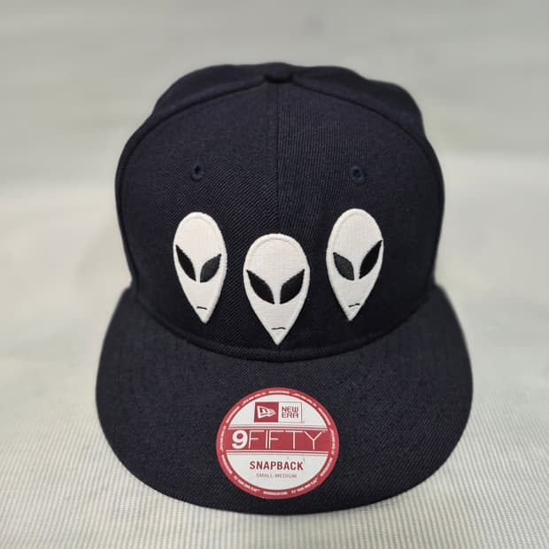 뉴에라 사우스파크 9FIFTY 외계인 스냅백 모자