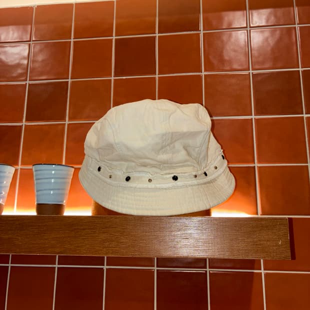 Ivory creeper bucket hat