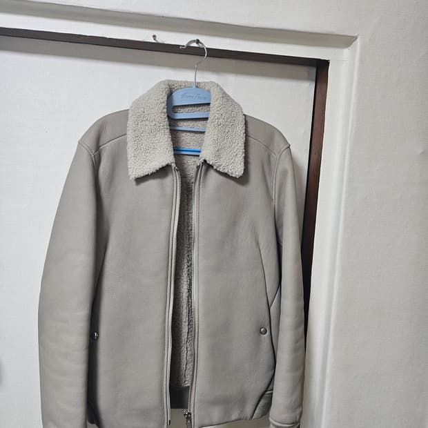 Theory 띠어리 베이지 양털 무스탕 자켓