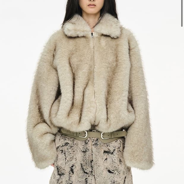 세릭 브러쉬드 퍼 자켓 베이지