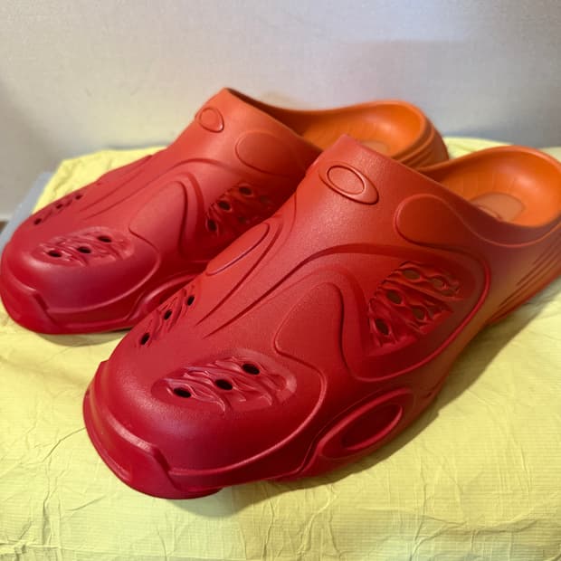 오클리 팩토리 팀 그라디언트 파구로 슬라이드 오로라 셀로시아