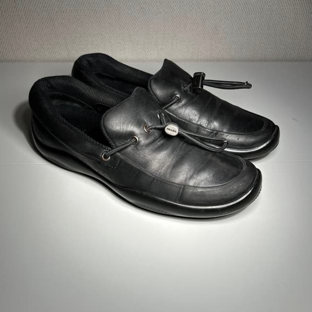 프라다 스포츠 스트링 로퍼