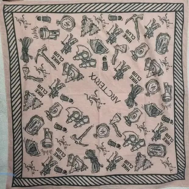 아크테릭스 반다나 손수건 스카프