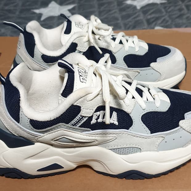 FILA 레이플라이드 어글리 스니커즈 (230)