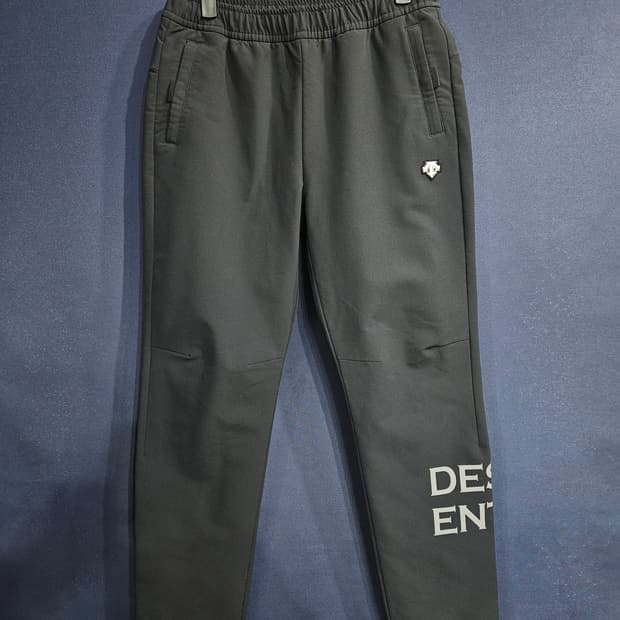 데상트 차콜컬러 남성 허리 30~32 기모 밴드팬츠 