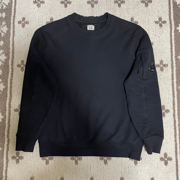 CP컴퍼니 맨투맨