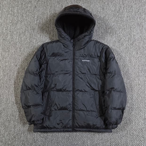 몽벨 mont-bell 블랙 리버시블 패딩
