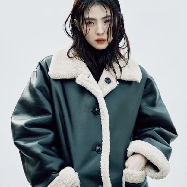 무신사스탠다드우먼 리버서블 신세틱 레더 시어링 하프코트 s