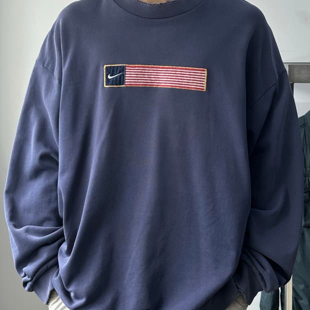 나이키 90‘s 스타 앤 스트립 U.S.A 스웻 셔츠