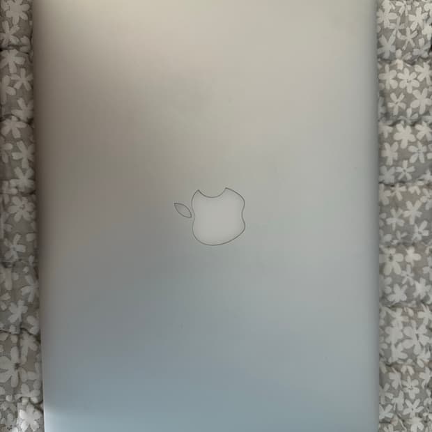 (사과 불 들어옴) 맥북 에어 2017 