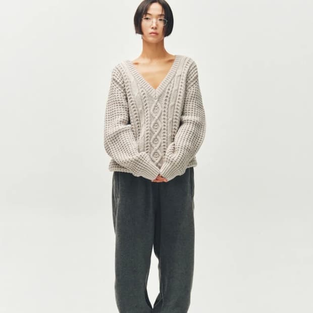 플리즈프로젝트 브이넥 니트