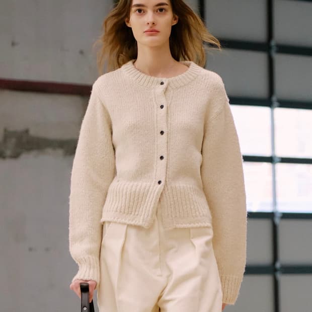 위메농 백스트링 알파카 가디건 아이보리