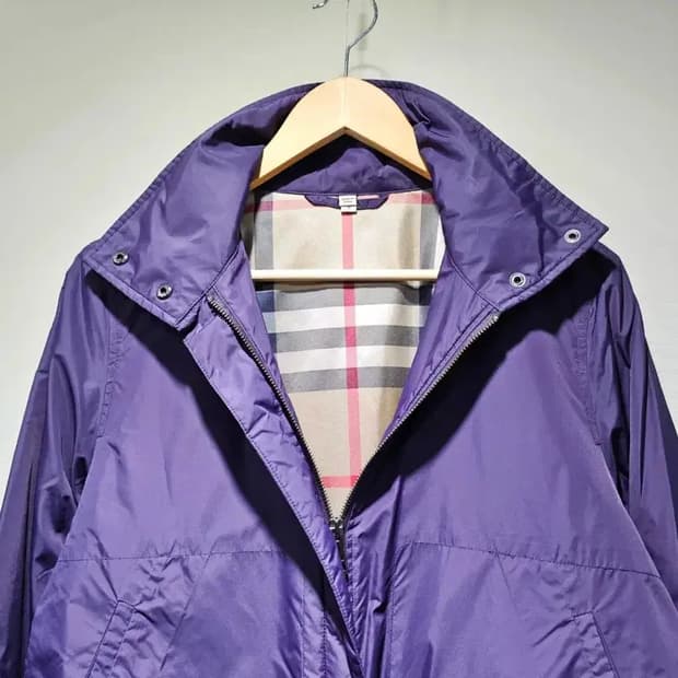 버버리 퍼플 바람막이 ~55