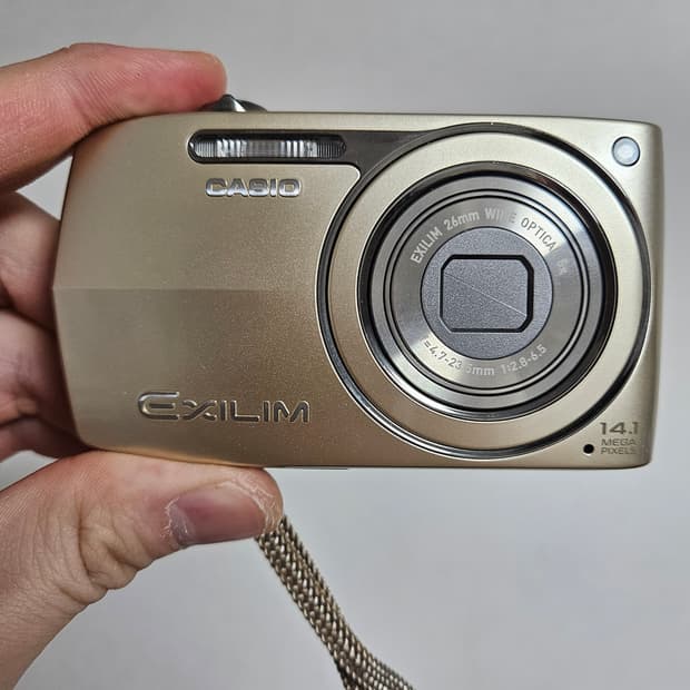 (아일릿 모카 디카) 카시오 엑슬림 EX-Z2300 골드