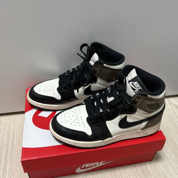 조던 1 레트로 하이 OG 블랙 모카 225