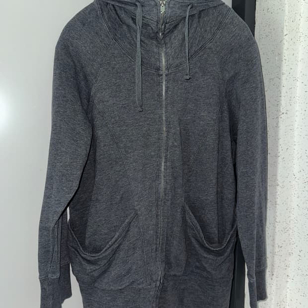 Codes combineq cut-out hooded zip-up